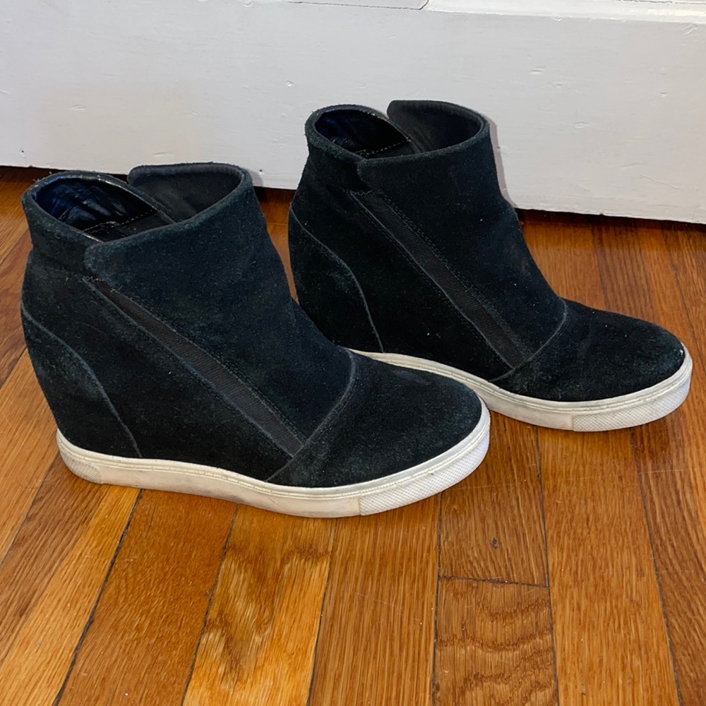 Black platform Steve Madden shoes
